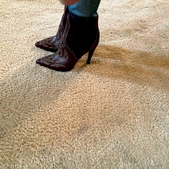 Bcbgmaxazria Beautifully Designed Boots - Picture 2 of 6